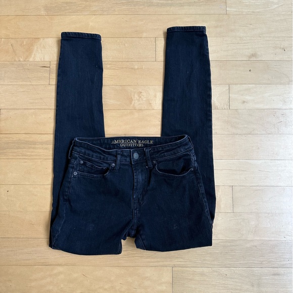 American Eagle Jeans - Active Flex - Size 29x32 - Picture 3 of 6